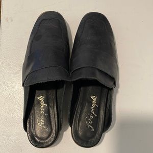 Free people slides. size 7